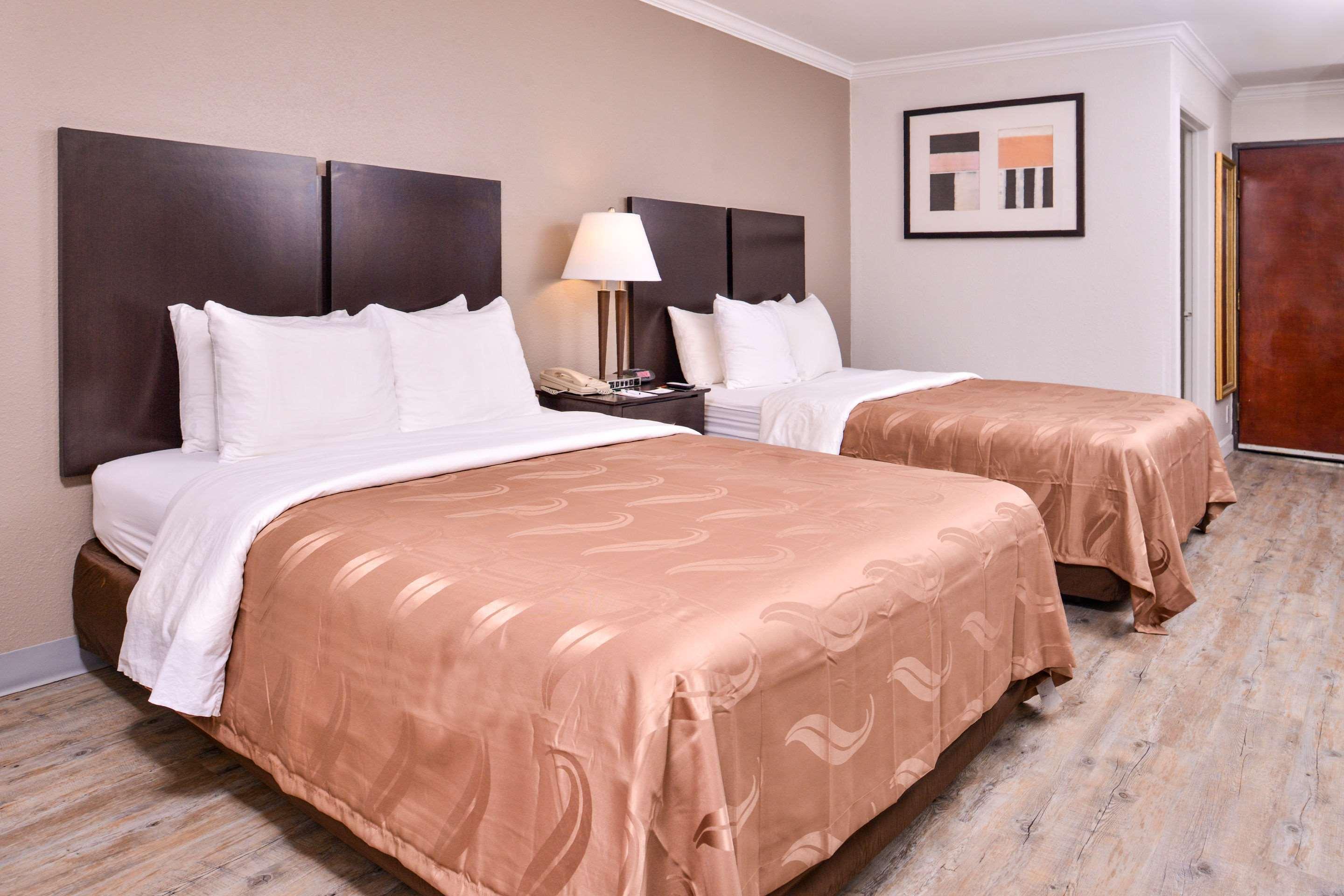 Quality & Hotel 2*