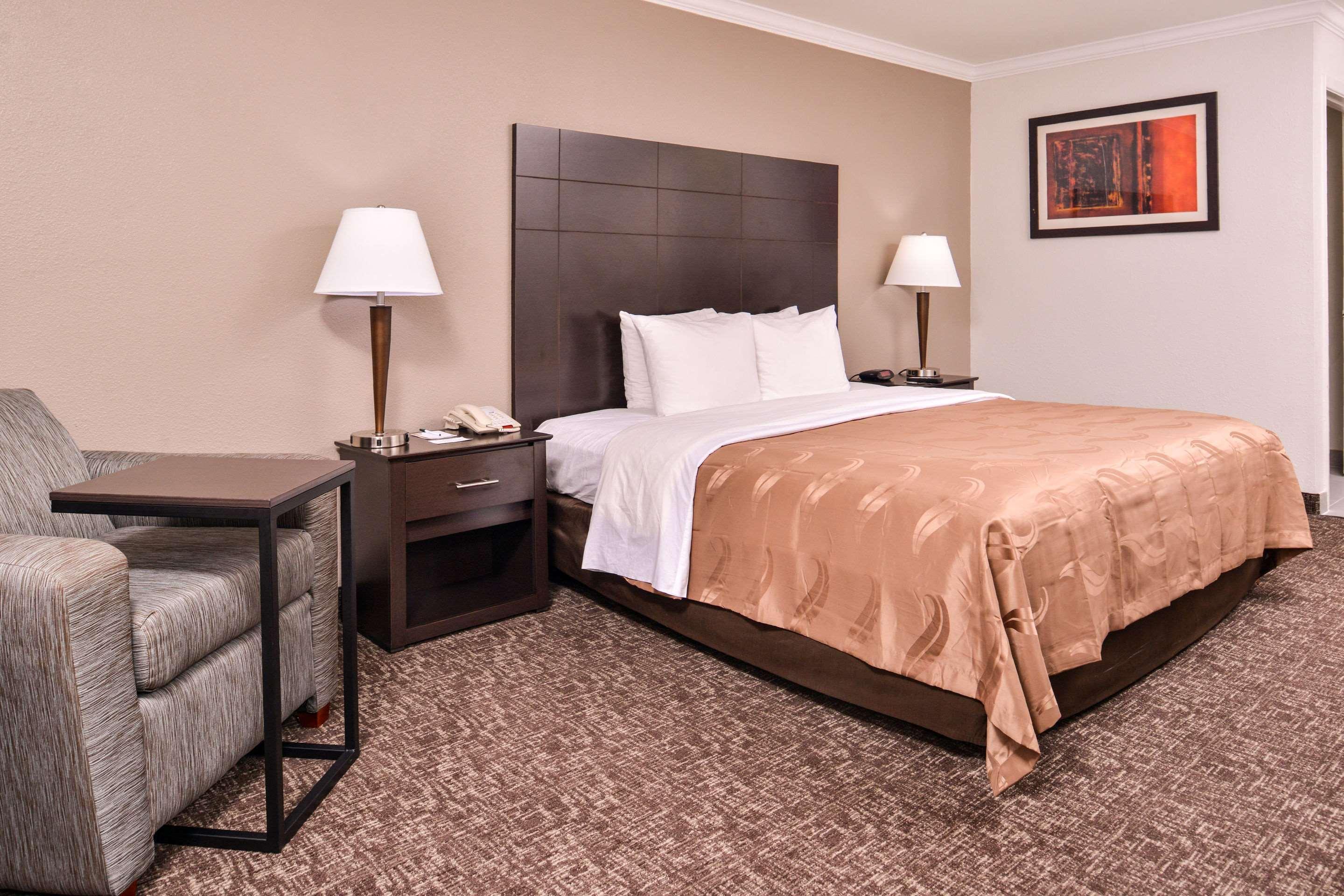 Quality & Hotel 2*